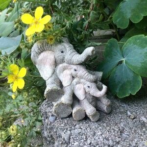 Vintage Tuskers Family Tree Collectible Elephant Figurine